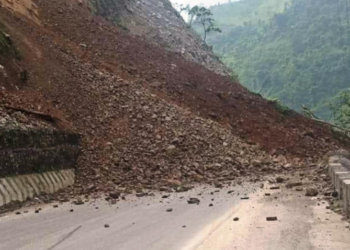 Narayangadh-Munglin road blocked due to landslides
