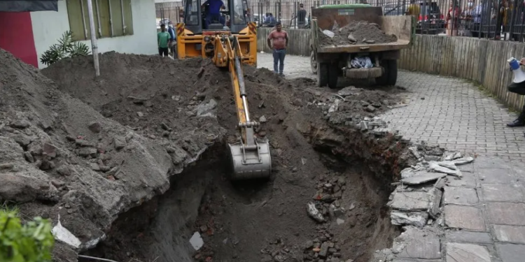 High Court order not to demolish houses built on Tukucha Tunnel