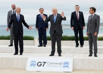 EU, G7 impose price caps on Russian petroleum products