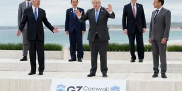 EU, G7 impose price caps on Russian petroleum products