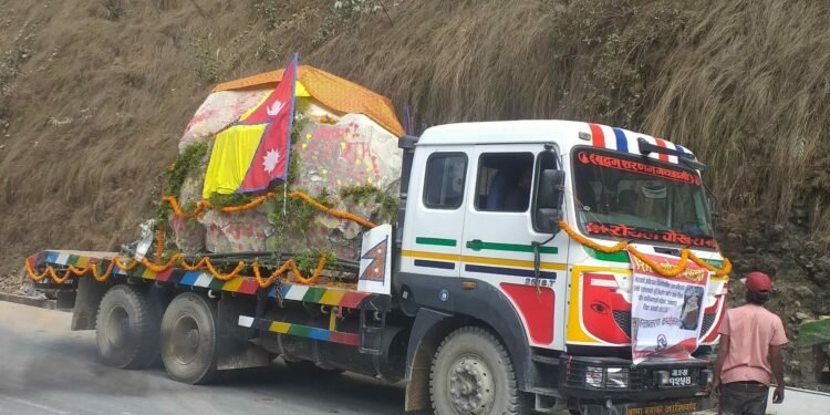 Shalagram rocks reach Gorakhpur; To be taken to Ayodhya today