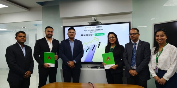 Nabil cardholders to get cashback while purchasing Samsung mobiles
