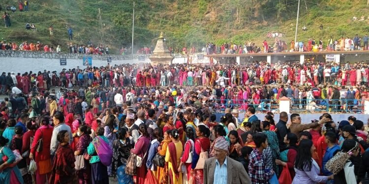 Devotees throng Matatirtha Kunda to mark Matatirtha Aunsi