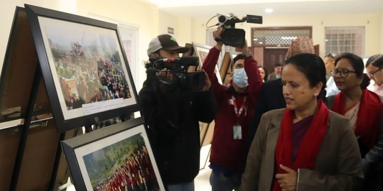 RSS photo exhibition begins