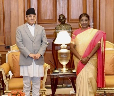 Prime Minister Dahal pays courtesy call on President of India