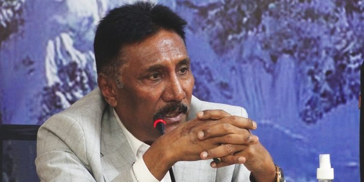 Labour Minister for granting permission to women workers for overseas employment