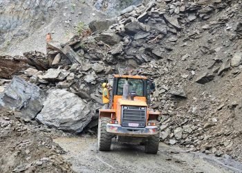 Narayangarh-Muglin road blocked again due to landslide