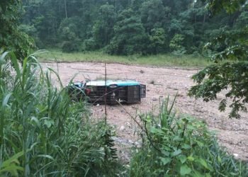 Six dead when bus carrying pilgrims meets with accident in Bara