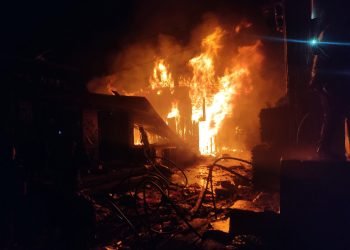 Fire guts eight houses in Gamgadhi