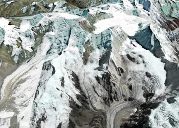 Eight climbers scale Himlung Himal with SST