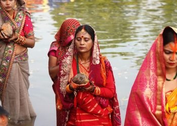 Chhath festival concludes by offering worship to rising Sun