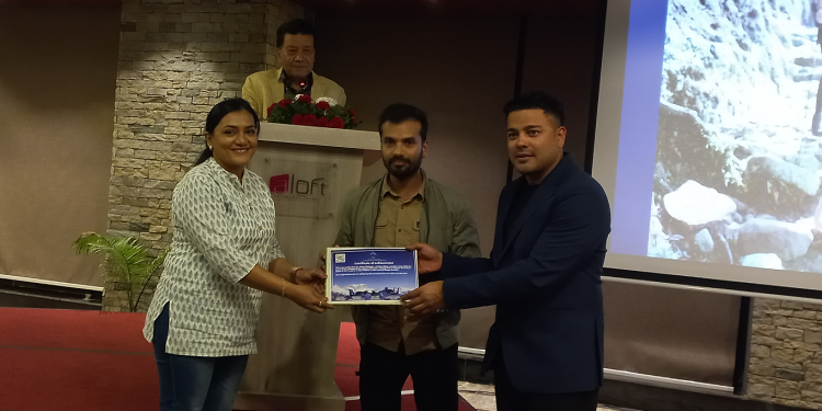 Indian professional ‘skydiver’ Shital Mahajan has set a world record by diving