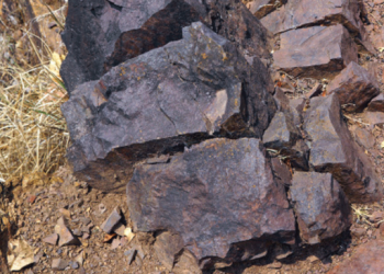 Long wait for resumption of iron ore mine in Parbat