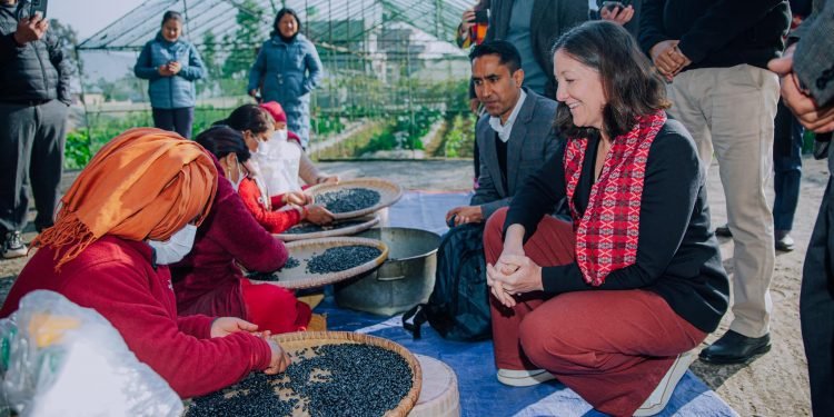 Visiting Assistant to the Administrator Green holds meeting with stakeholders at SEAN