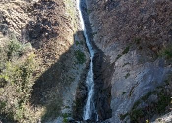 Chamla waterfall at Gadaraya drawing crowds
