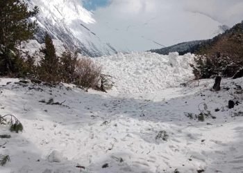 Avalanche in Manang