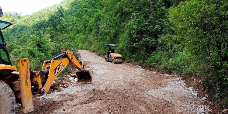 Bareng-Shantipur road awaits up-gradation