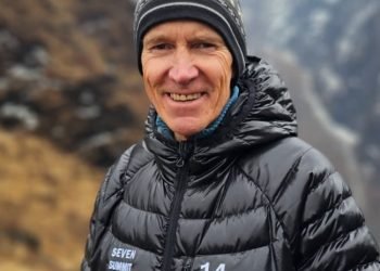 Russian climber Babanov attempting O2-free Everest summit at 59