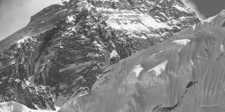 Sherpa team achieves first summit of 2024, readying Everest for expeditions