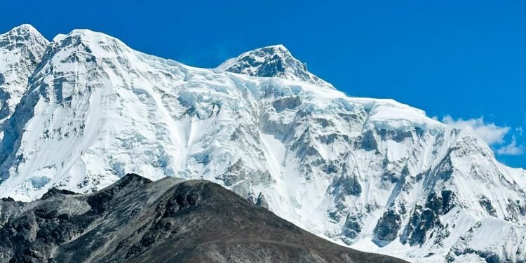 French climber McKenzie makes historic ascent of Cho Oyu through Nepal side