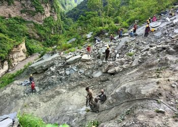 Beni-Jomsom road: ‘Rick Anchoring’ to prevent landslide in Baisari cliff