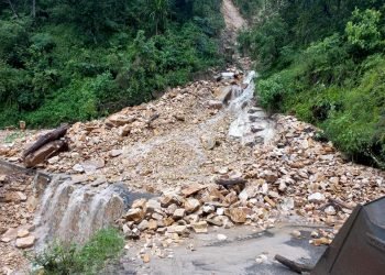 Dumre-Besisahar-Chame road blocked