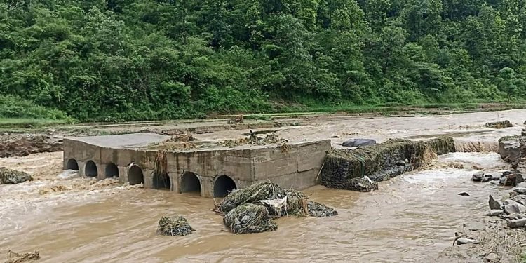 Gorkha-Aarughat road blocked for traffic