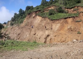 Panchdhare-Chakhewa road disrupted