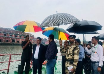 Minister Bhandari visits Kolkata Port