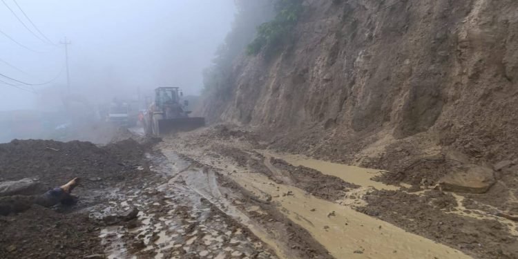 Narayangadh-Butwal road disrupted