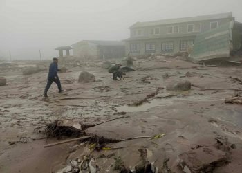Floods in Thame river continues to erode coastal land