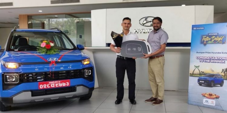 Prize handover to winner of “Hyundai Festive Delight 2080” offer
