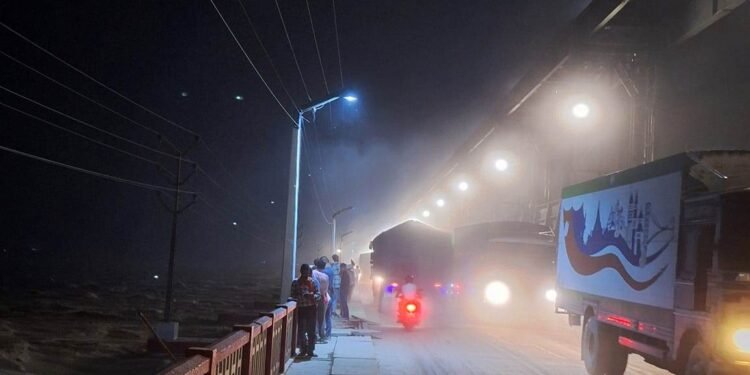 Traffic through Koshi barrage bridge resumes