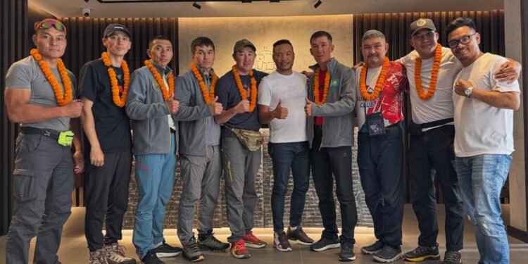 Kazakh mountaineer Zhumayev leads expedition to Manaslu