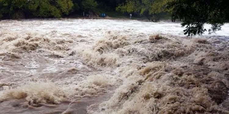 Madi-Thori road blocked due to water overflow