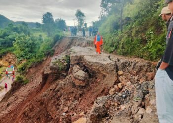 Rain-induced disaster: Transport services disrupted in 63 places, all checkpoints to enter Kathmandu Valley obstructed
