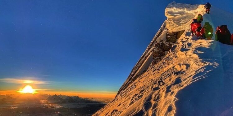 Thirty climbers summit Mount Manaslu on September 24 and 25