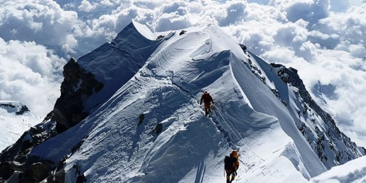 36 mountaineers receive climbing permit for autumn