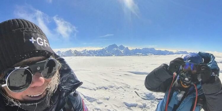 Two climbers summit Cho Oyu