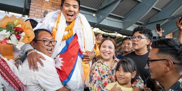 Record-setting Nima Rinji receives hero’s welcome at home