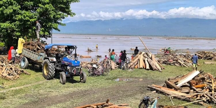 Flooded Koshi River: Opportunity for livelihood for some and cause of devastation for others