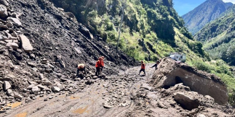 Syafrubesi-Rasuwagadhi route resumes from Tuesday afternoon, authorities advise against travel during night