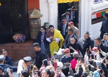 Bhutanese monarch pays homage to Swoyambhunath