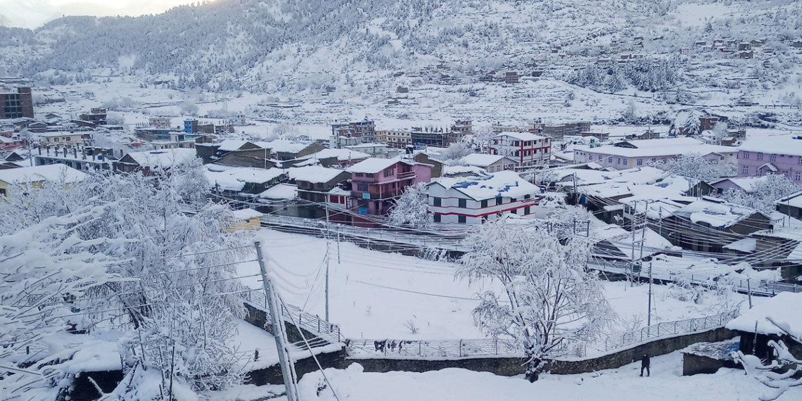 Manang sees first snowfall of this winter