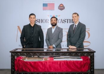 U.S. Embassy official unveils Mustang-themed photo exhibition