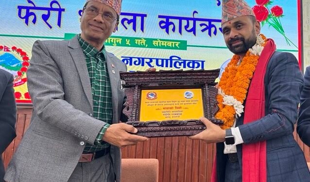 Chandragiri municipality fetes Joint Secretary Aryal