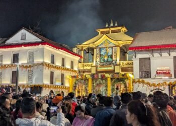 Devotees throng Shiva shrines across country on Mahashivaratri