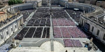 Huge crowds flock to Vatican for Pope Francis’s funeral