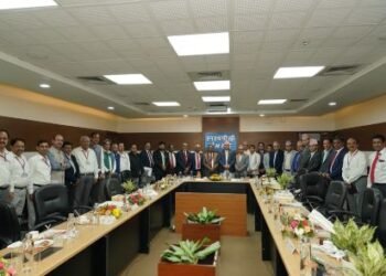 Chief Minister Shah discusses issues of energy development with Indian officials