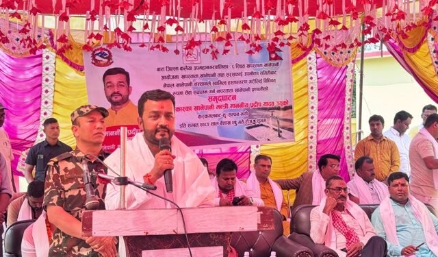 Minister vows resolving drinking water problem in Kalaiya